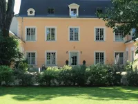 Hôtel le Gentleman Hotels in La Fleche
