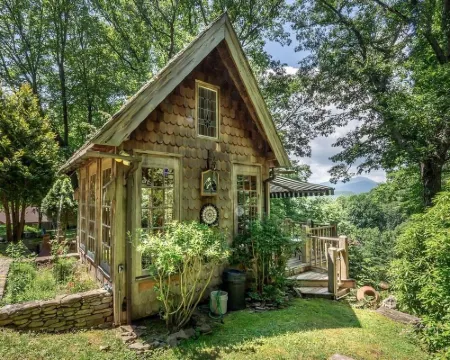 Badger's Den- Cozy Treetop Studio Hotels in Watauga