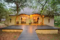 Mvuradona Safari Lodge - Baarit