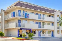 Motel 6 Phoenix, AZ - West Hotels in Phoenix