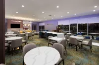 Hawthorn Extended Stay by Wyndham DeSoto Hotel di DeSoto