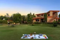 StayVista at the Cityscape with Outdoor Pool Hotels in 