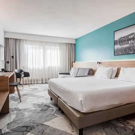 Hotel des Congrès Отели рядом с достопримечательностью «06. Парк-де-ла-Тет»