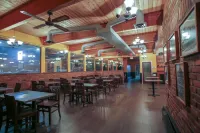 Grizz Hotel Các khách sạn ở Revelstoke