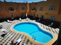 Amwaj Hotel - Rooftop Pools