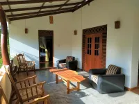 Lavish Eco Jungle Hotel a Wirawila