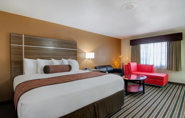 Westbridge Inn & Suites