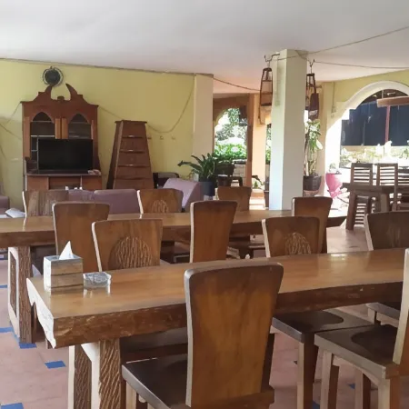 Centro Bajo Hotel & Resto