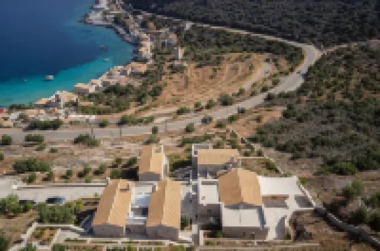 Trapela Limeni Luxury Suites