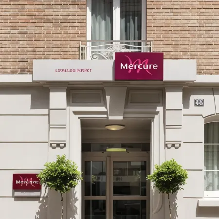Hôtel Mercure Paris Levallois-Perret Отели рядом с достопримечательностью «LVMH Fragrance Brands»