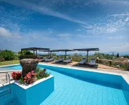 Iakovakis Suites & Spa - Swimmingpools