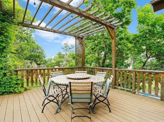 Lovely Farmhouse  Retreat, close to Boulder and Rocky Mountain National Park