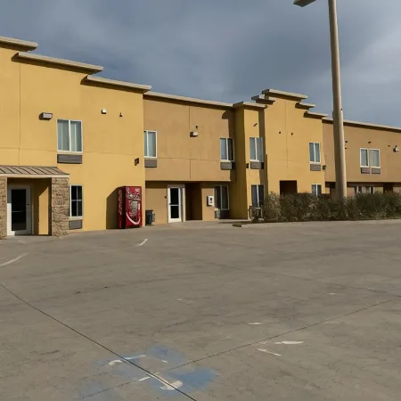 West Worth Inn & Suites White Settlement Отели в г. Уайт Сетлемент