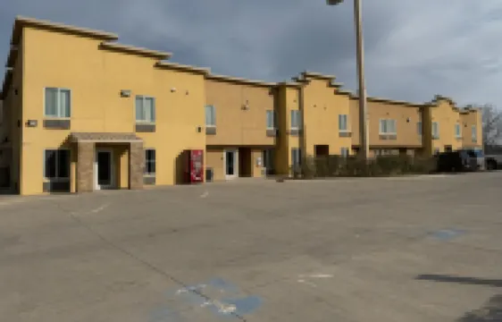 West Worth Inn & Suites White Settlement