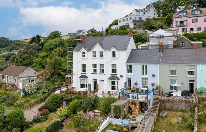 Penalun House - Beautiful Sea Views