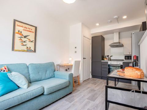 Host Stay Croydon Road Dwelling