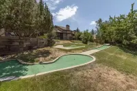 Perfect Mt. Location! Skiing, Hiking, Biking, Pool