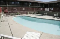 Inn at King City - Pools