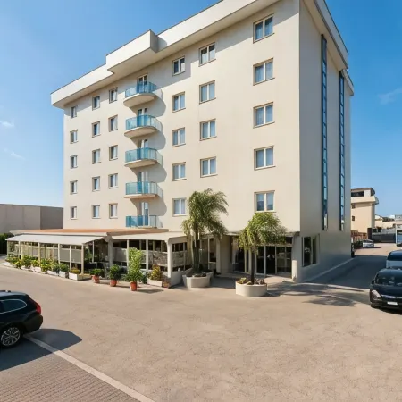 Simon Hotel
