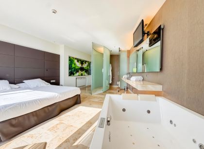Hotel Jardines de Uleta Suites