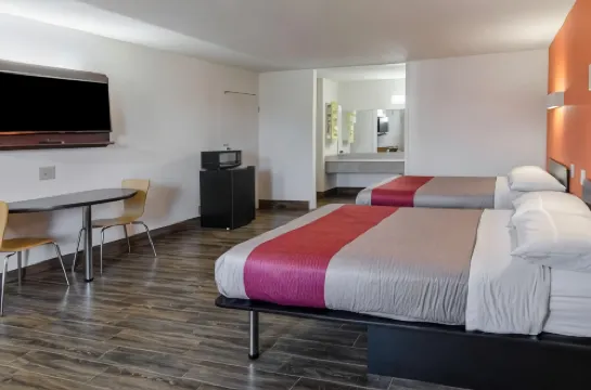 Motel 6 Staunton, VA