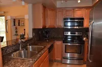 Centrally Located 2 Bed/2 Bath Gated Community Condo Sleeps 4