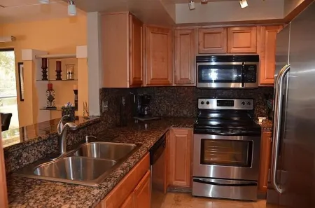 Centrally Located 2 Bed/2 Bath Gated Community Condo Sleeps 4 Отели рядом с достопримечательностью «Пистева Пик»