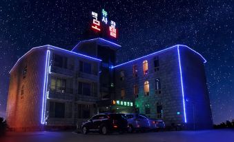 Taean (Anmyeondo) New White Beach