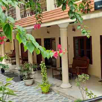 Marina Guest House Hotel Exterior