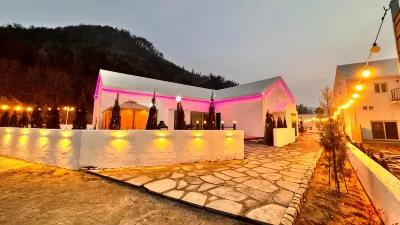 완주 피에스타44 펜션  호텔