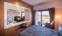 Novel Centre Point Hotel - Balkoner