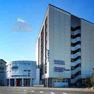 Hotel Ambassador Hotel Exterior