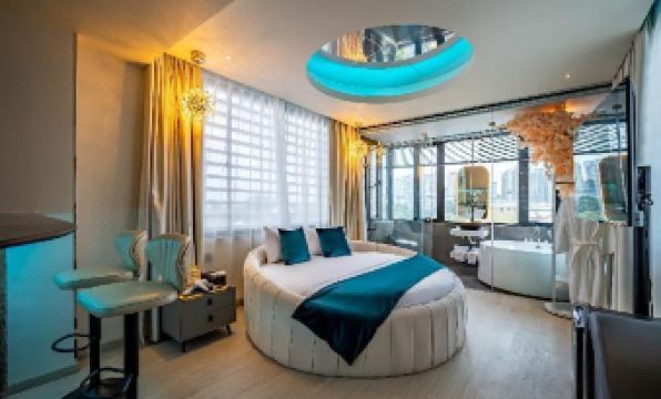 Midas Hotel