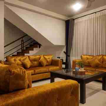 Deluxe 4Br Penthouse by Unique Towers Rooms