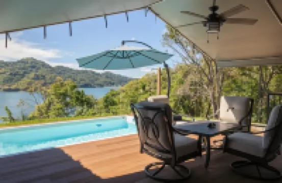 Isla Chiquita Glamping Hotel