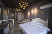 Zhaoyuan Junqi Homestay (Jincheng Building Branch)