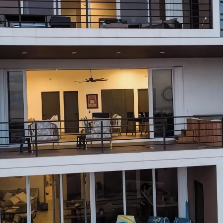 Quick walk to Cerritos Beach, private Hot tub, pool, gym, ocean & mountain VIEWS