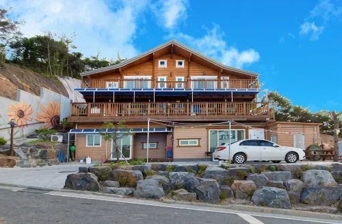 Boryeong Haesol Log Pension - Pools