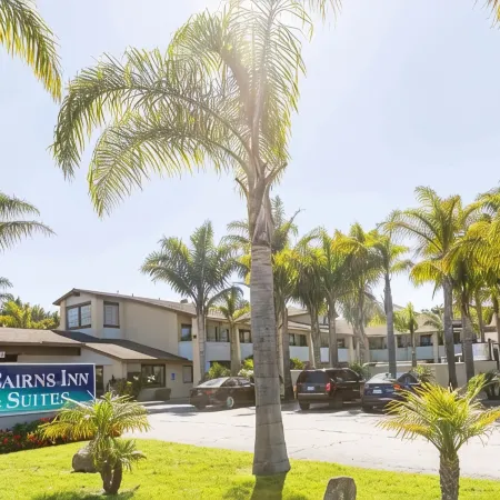 O'Cairns Inn and Suites Отели в г. Ломпок