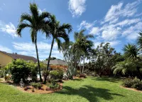 Tropical Oasis ~ Game Room ~ Spectacular Gardens ~ Heated 32' Saltwater Pool - Wifi