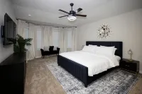Spacious 4-bedroom charming modern home in  Richmond Tx - 4-Star