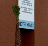 Konst Hotel - مسبح غير متناهي