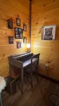 Charming Bear: Secluded Mountain Cabin w/ Firepit, Views, 2 Living Areas & Pets! - Hytter