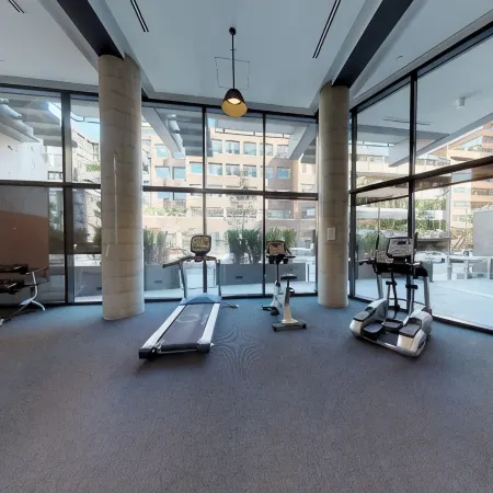 Downtown Luxury Suite w/ Private Kitchen, Laundry, Parking