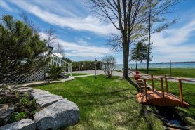 Lakeside Escape in Ramara