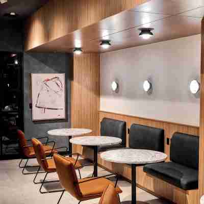 Luxury Spacious 4-bedroom apartment in Manhattan with Doorman Others