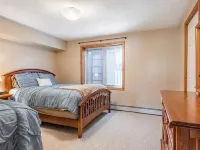 V3 Gorgeous Ski-in Mountain View Townhouse with Great Views in Bretton Woods Fast Wifi Hotels in Bethlehem