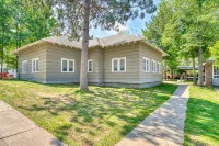 WOW Huge Catfish Lake Home 13br 5ba, Sleeps 26, Eag River Chain/weddings/events - Stuga