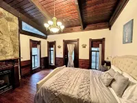 5 bedroom Estate near casino & downtown - 4-Star