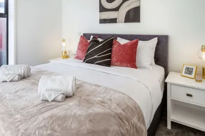 CBD 2BR with Backyard - Walk Everywhere Hotels in 